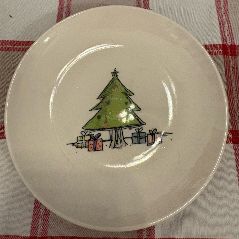 Festive Christmas Tree Plate Set of 4